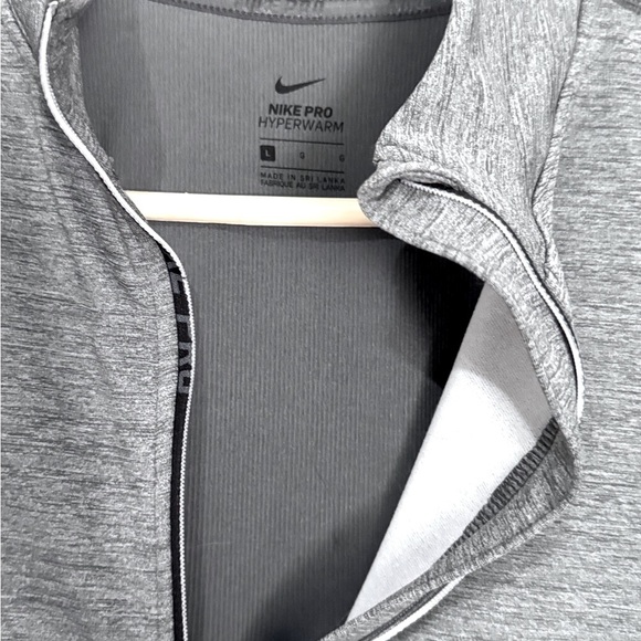 🔥 Stylish Innovative Nike Pro Hyper Warm Half Zip Women’s Training Top 🔥 - Picture 11 of 16